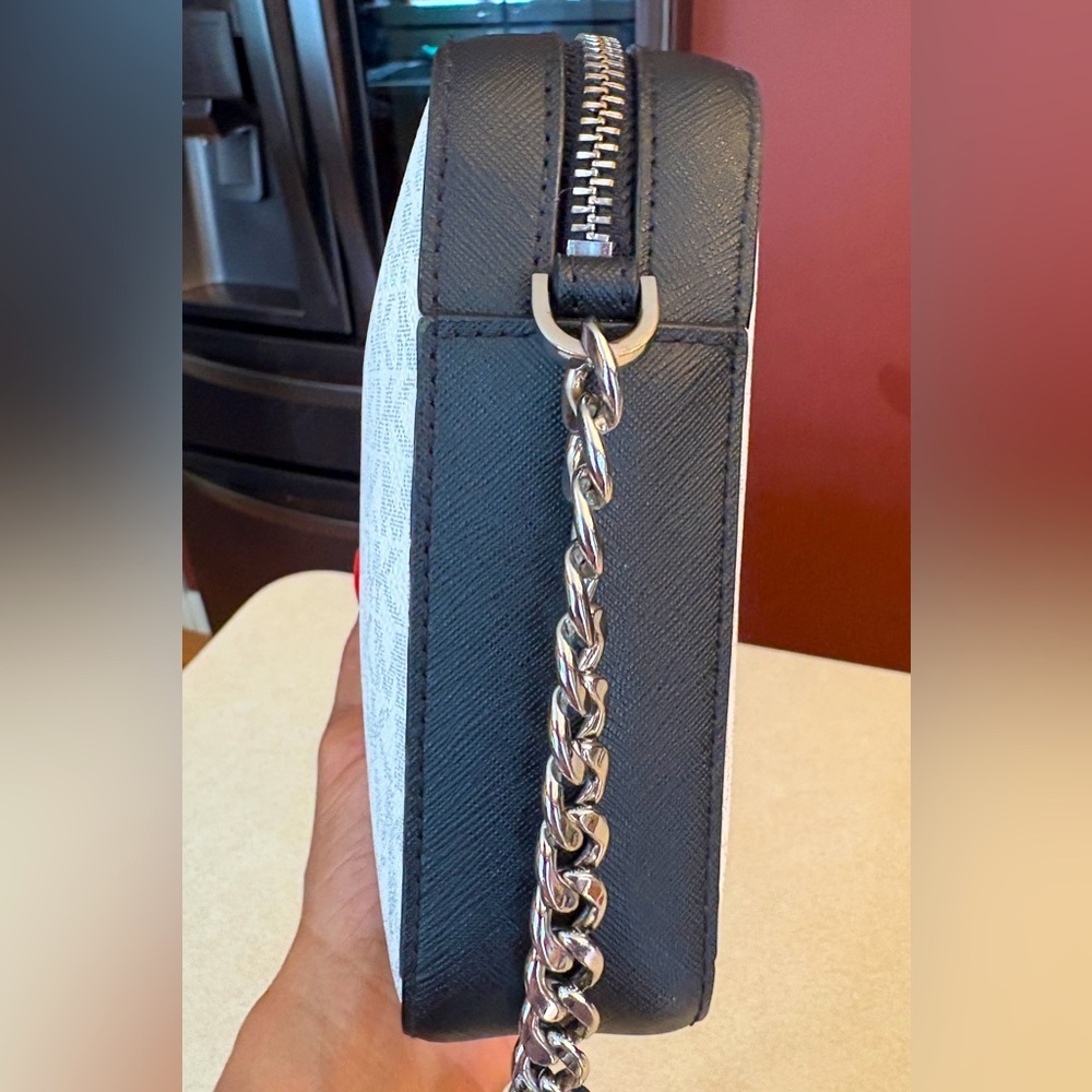 MICHAEL KORS NYC Jet Set Large Crossbody, EUC - Picture 5 of 12